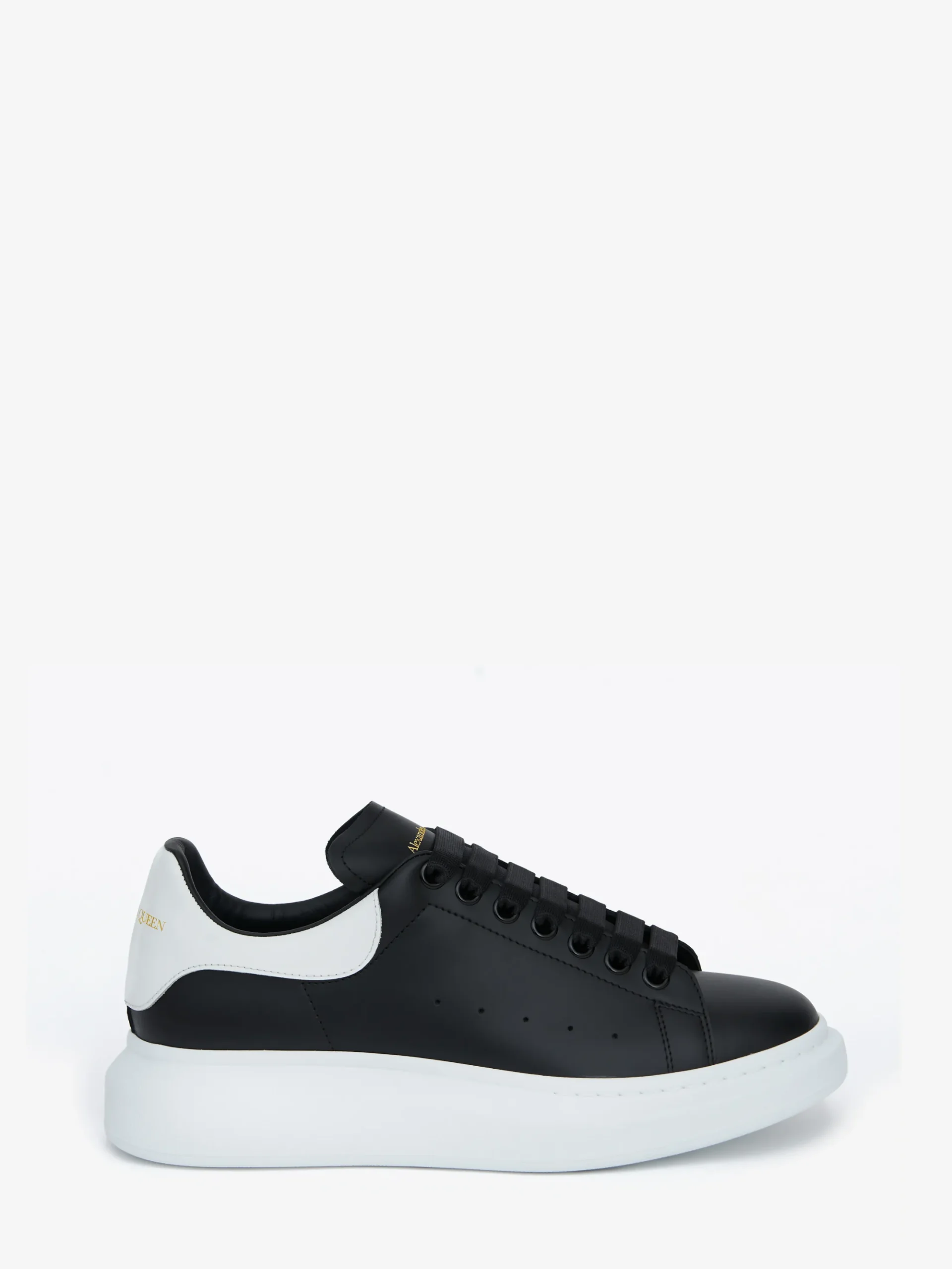 Men's Oversized Sneaker in Black/White