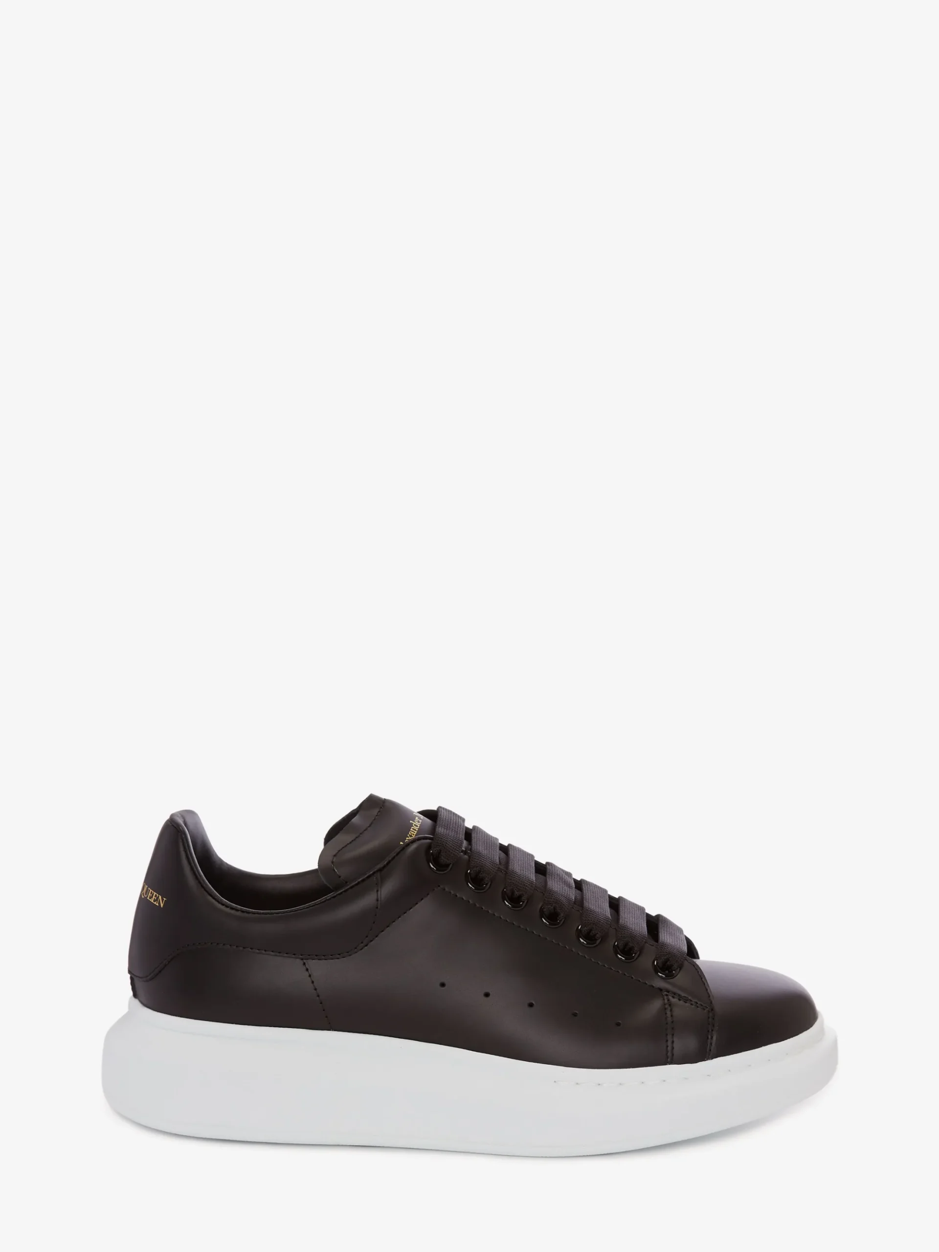 Men's Oversized Sneaker in Black