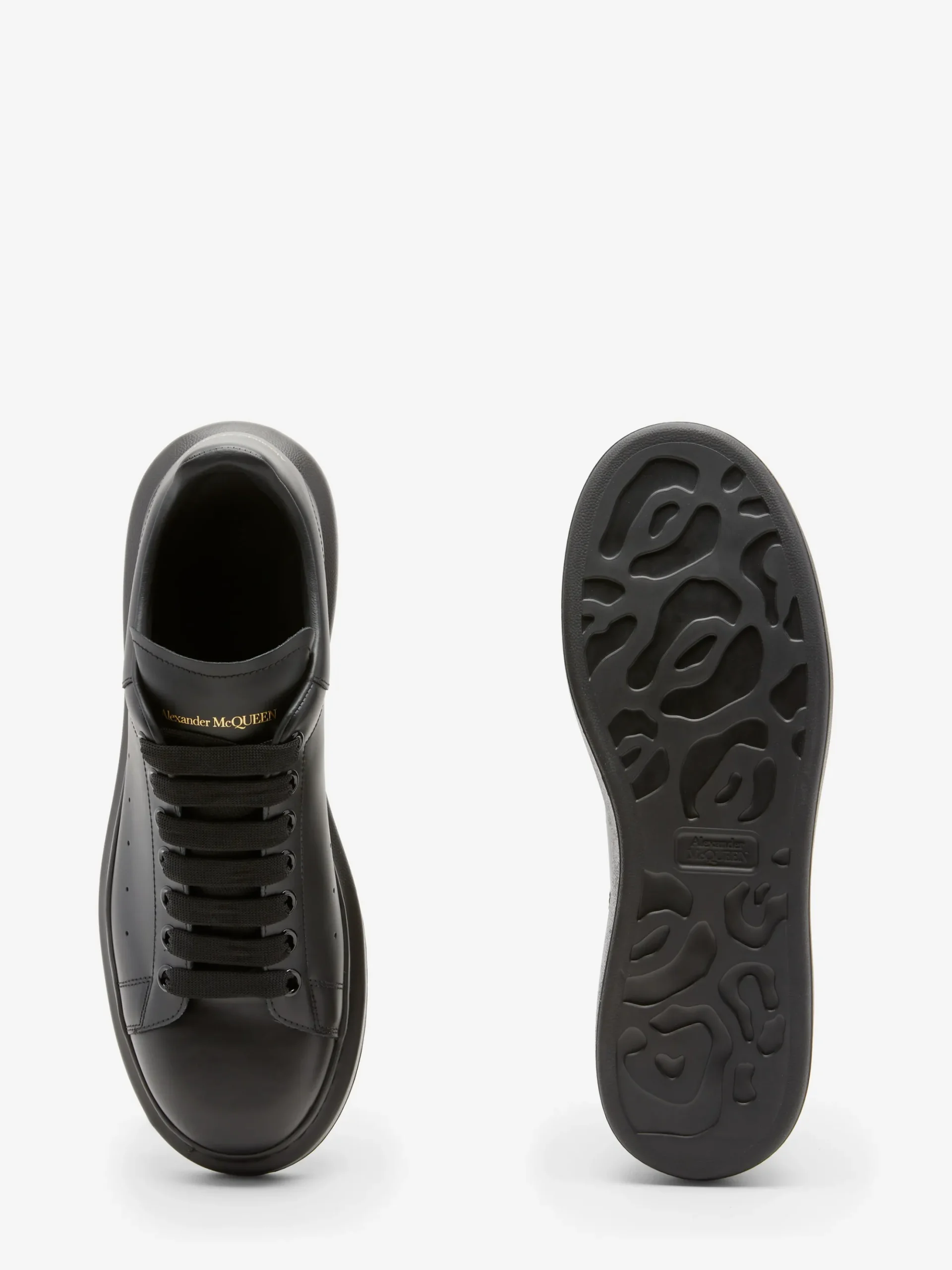 Men's Oversized Sneaker in Black