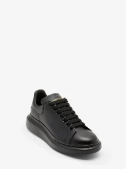 Men's Oversized Sneaker in Black