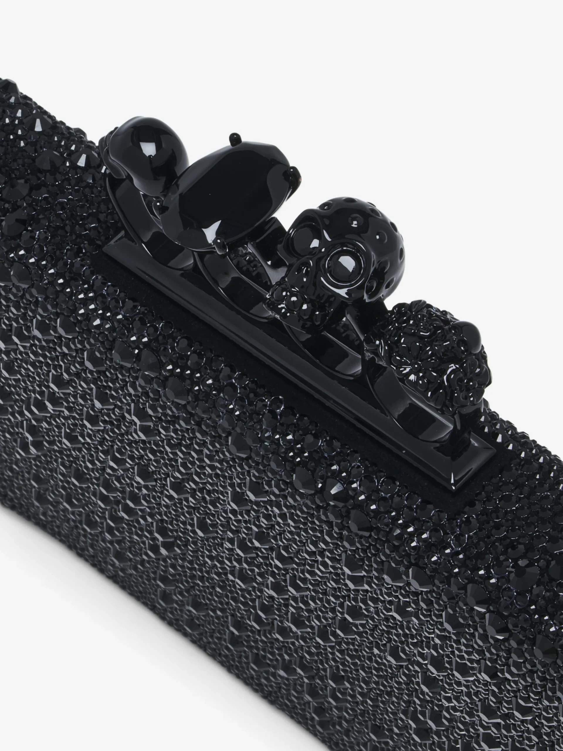Women's Knuckle Flat Pouch in Black