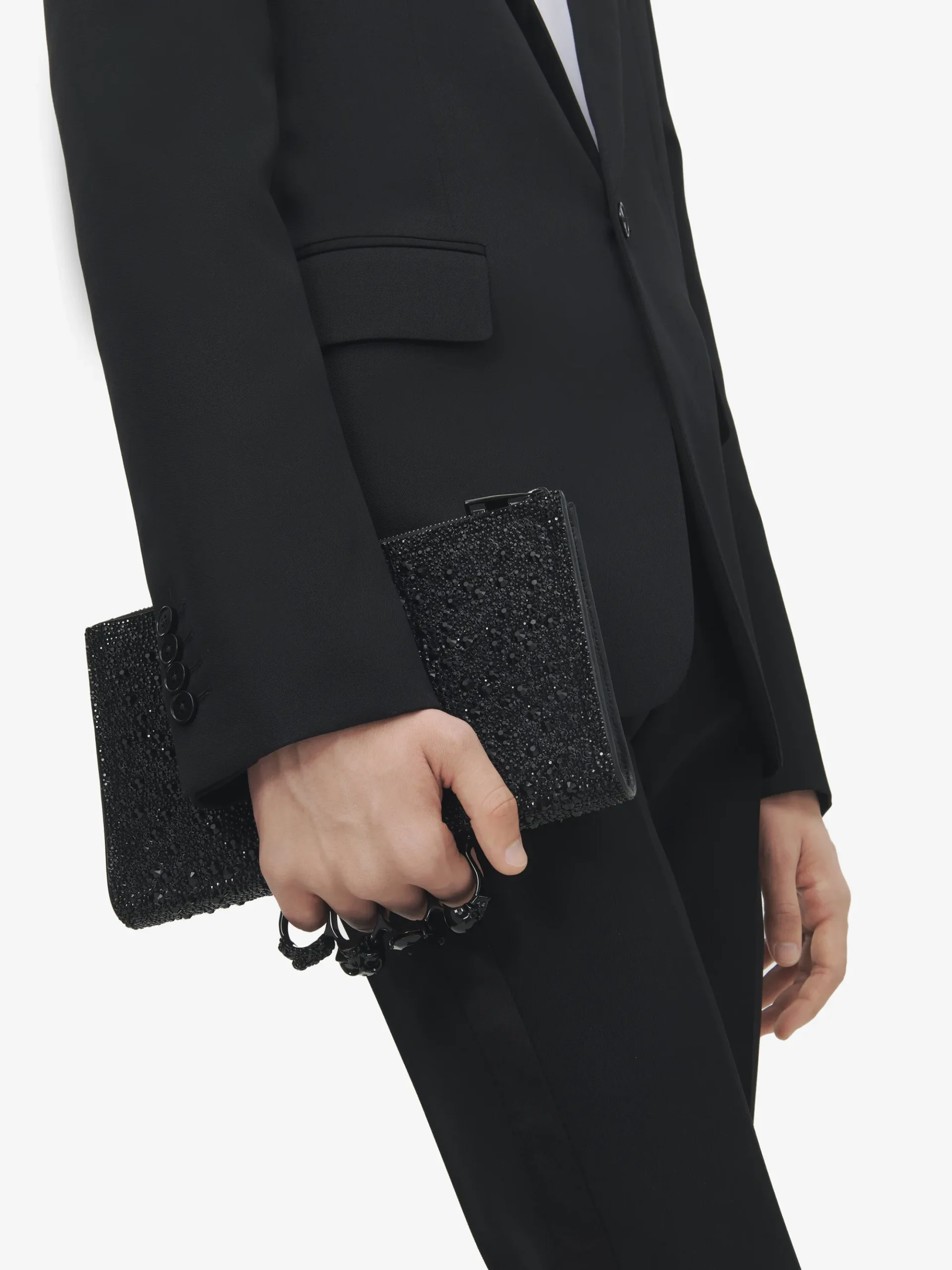 Women's Knuckle Flat Pouch in Black