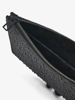 Women's Knuckle Flat Pouch in Black