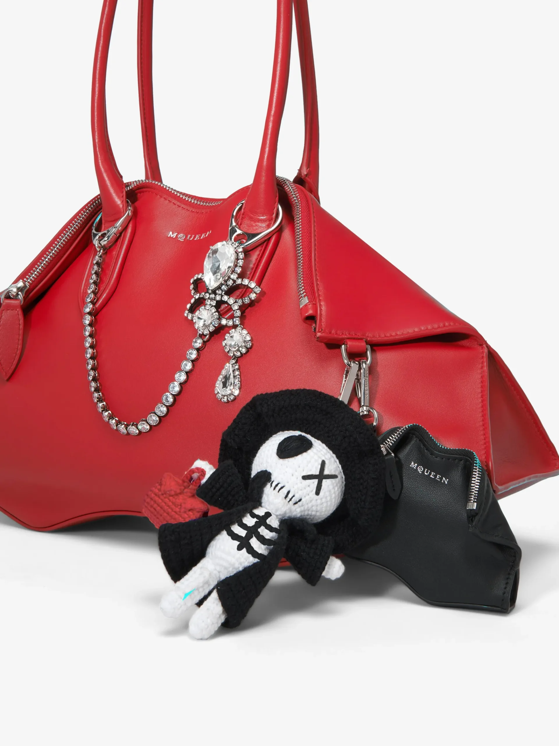Women's Manta Charm in Black