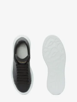 Women's Oversized Sneaker in Black