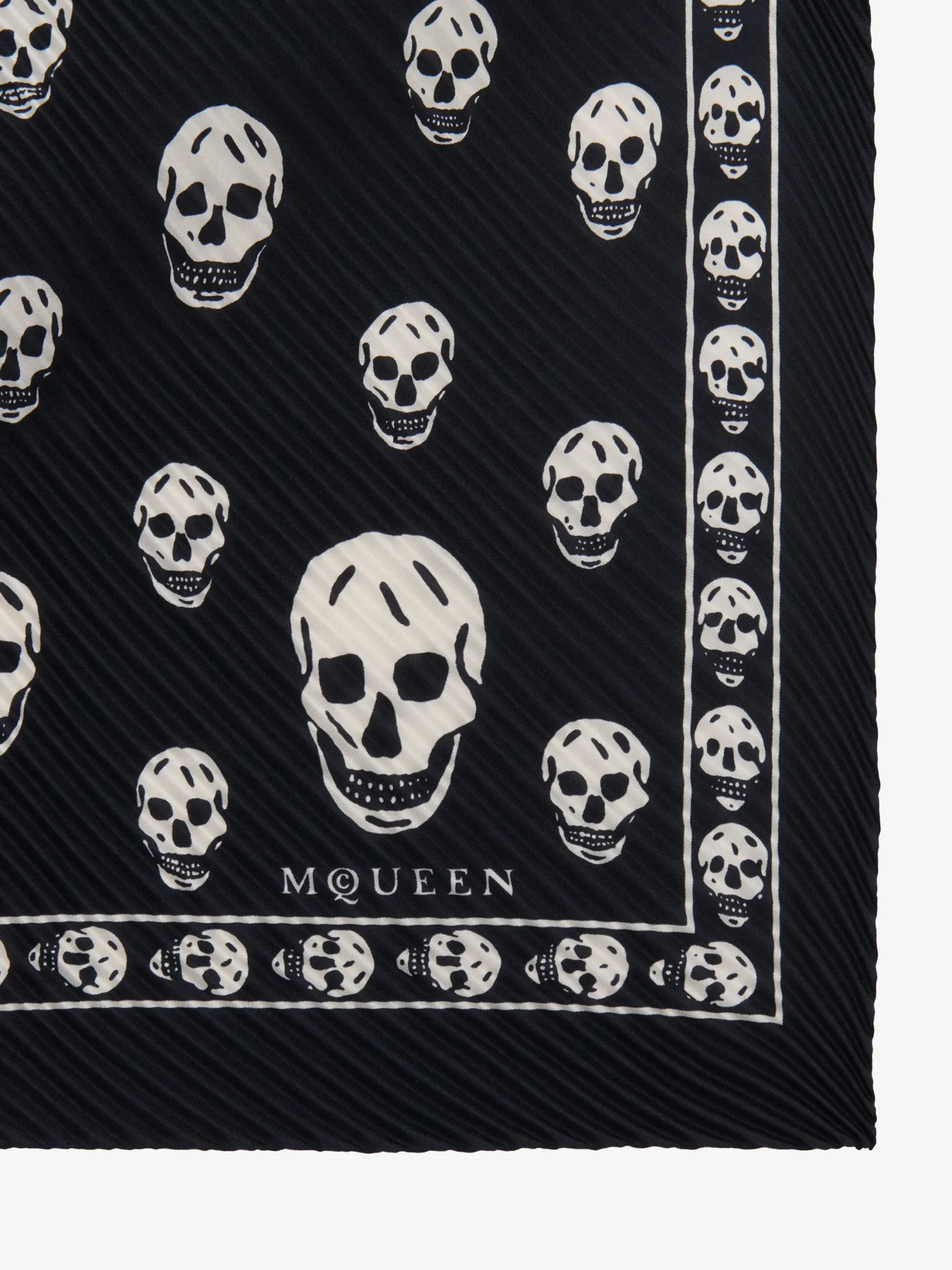 Women's Pleated Skull Scarf in Black/Ivory