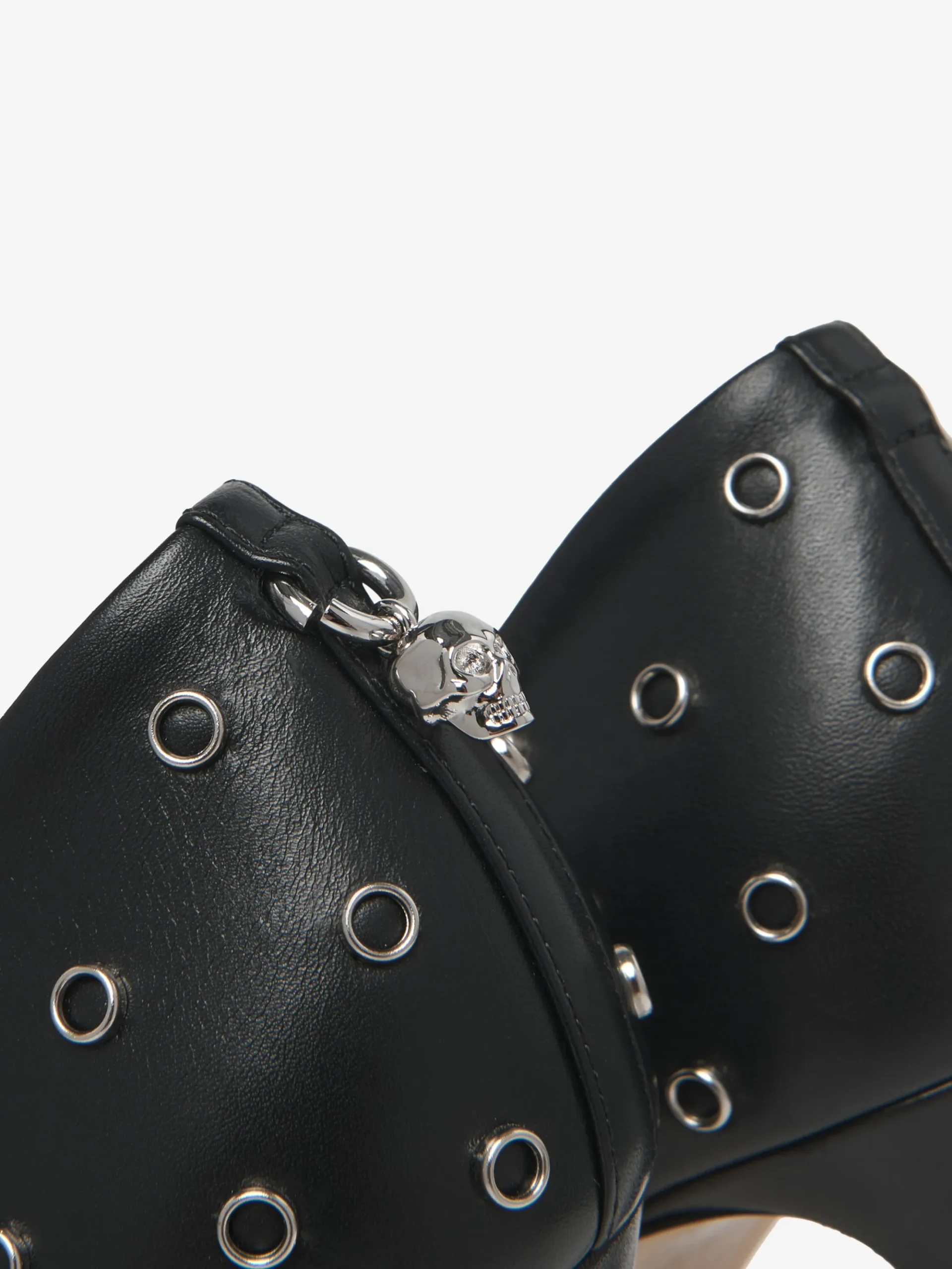 Women's Skull Pump in Black